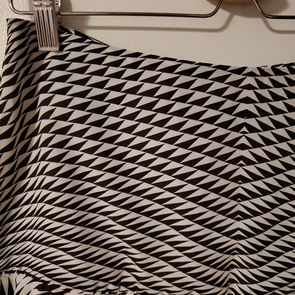 Trippy Geometric Skater Skirt - Picture 2 of 7